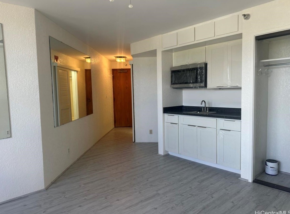 300 Wai Nani Way #ph6, Honolulu, HI 96815