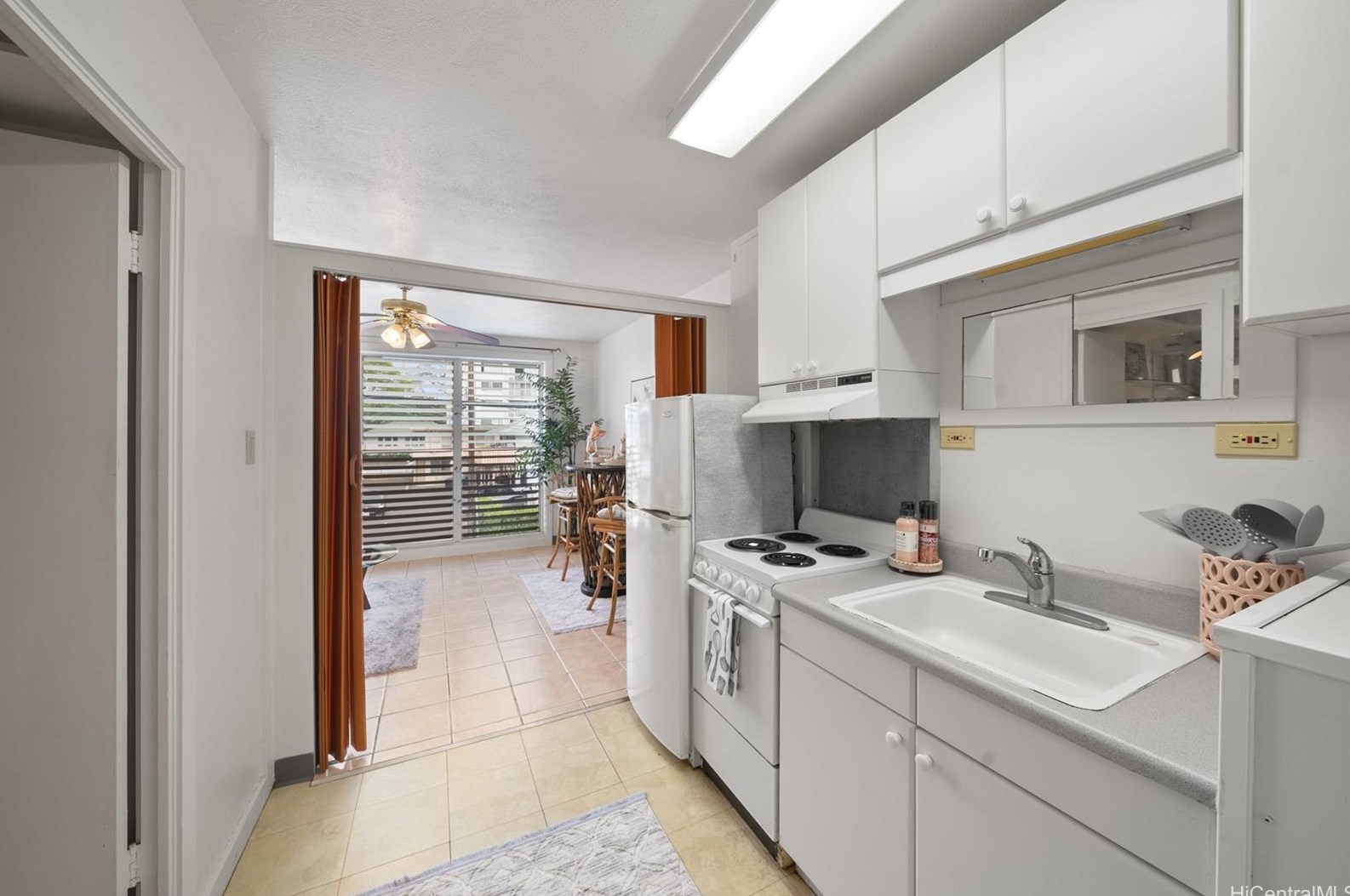 1720 Poki St, Honolulu, HI 96822-4496