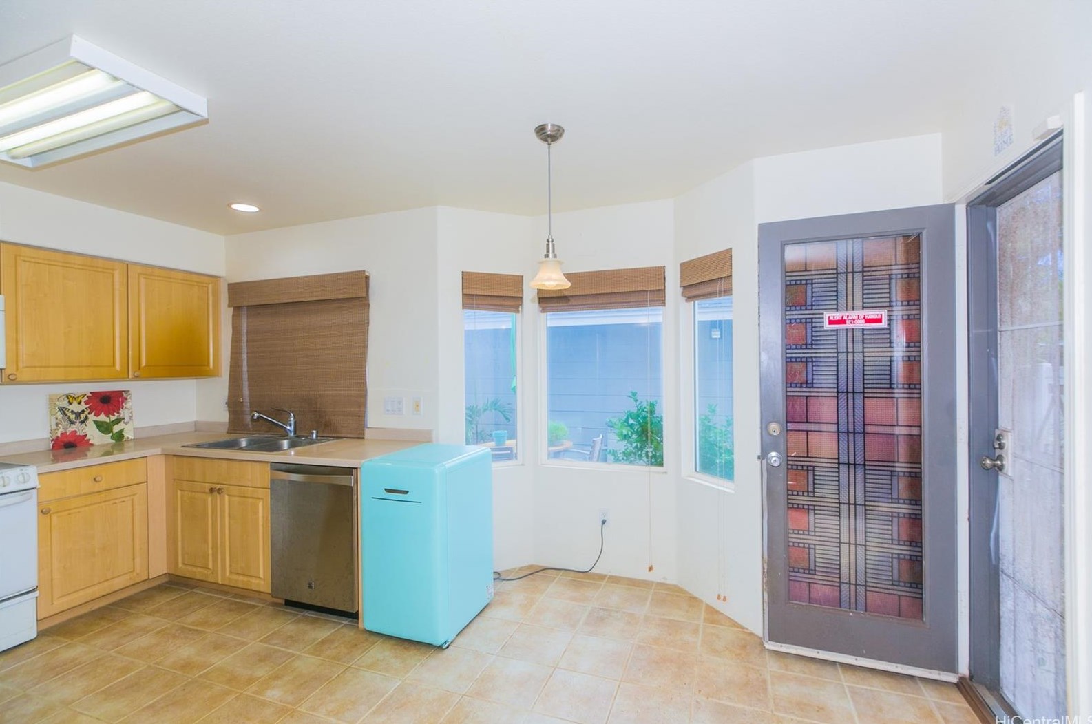 91-1047 Kaikauhaa St, Ewa Beach HI  exterior