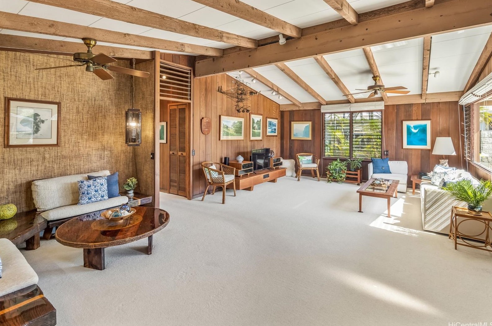 622 Palawiki St, Kailua, HI 96734-3504