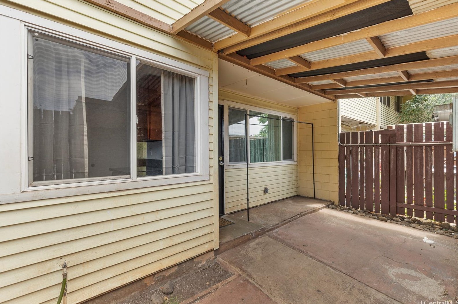 85-190 Ala Hema St, Nanakuli, HI 96792