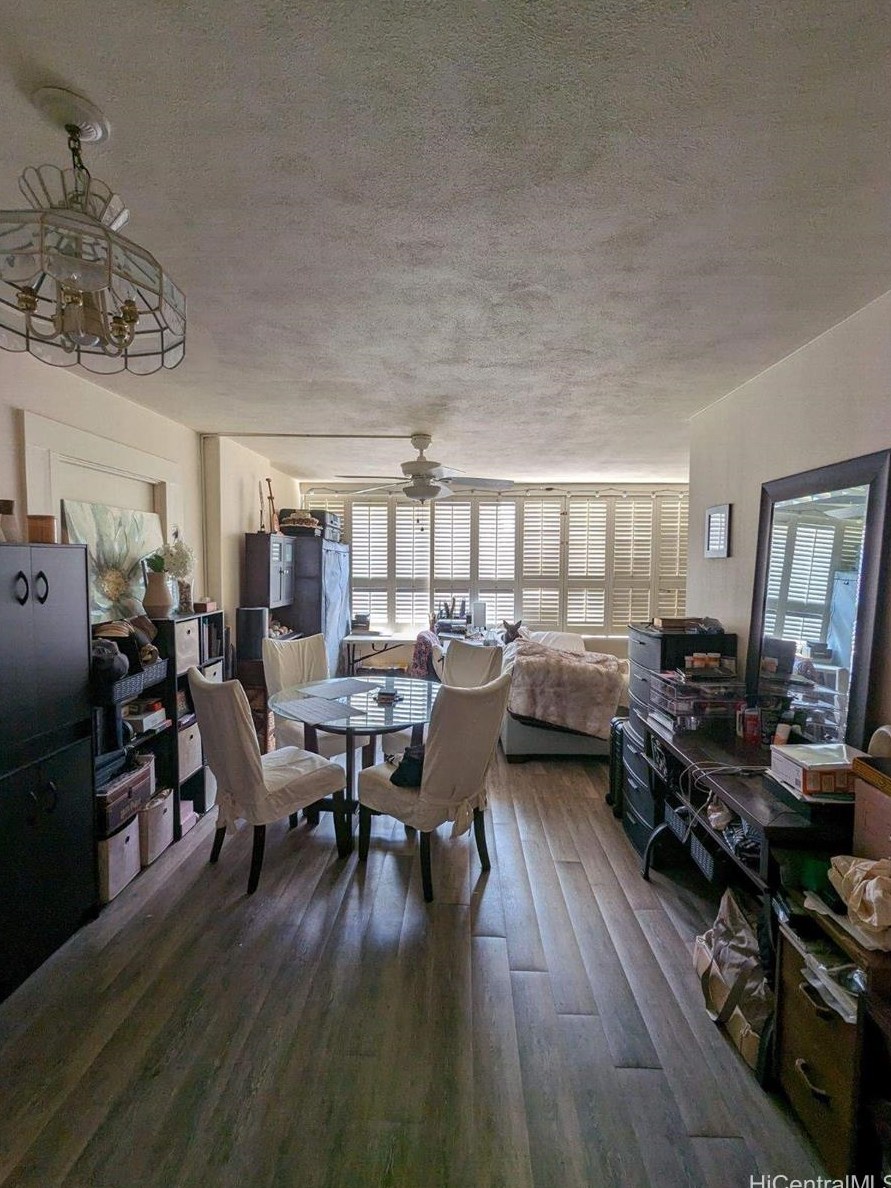 435 Seaside Ave, Honolulu HI  96815-2639 exterior