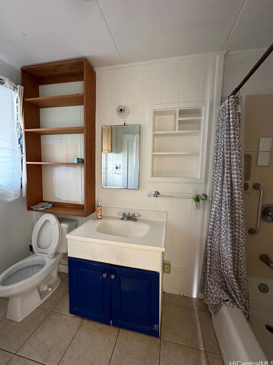 3261 Hoanoho Pl, Honolulu HI 96816-2508 exterior