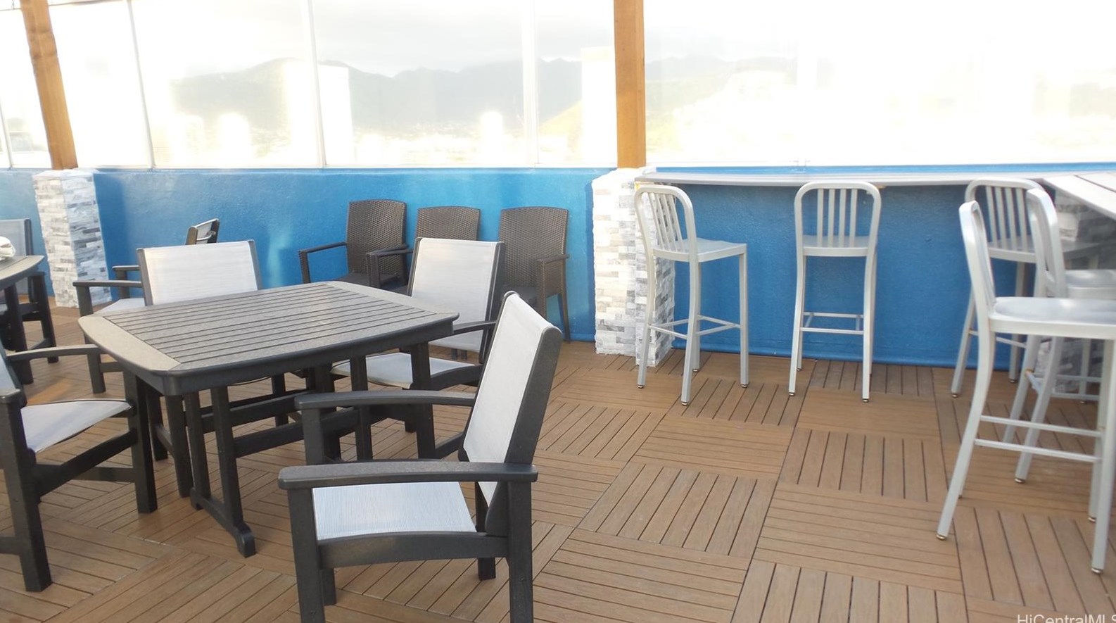 2427 Kuhio Ave, Honolulu HI  96815-3301 exterior