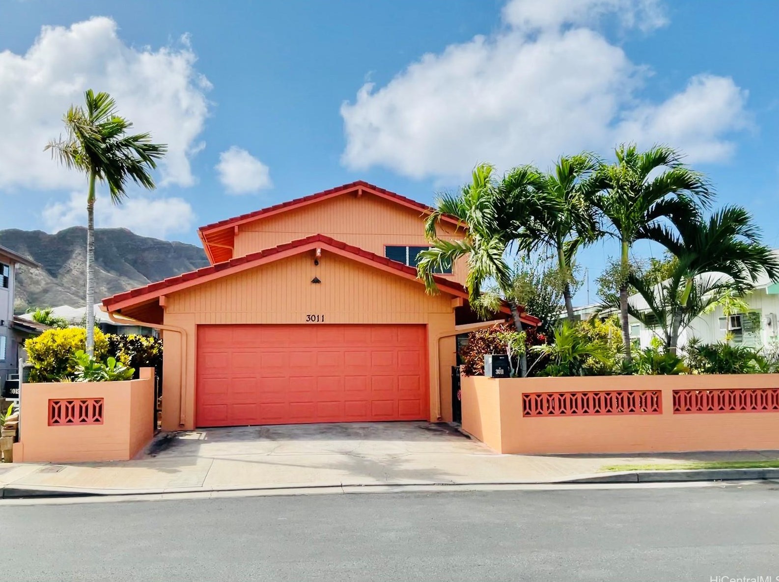 3011 Lakimau St, Honolulu, HI 96815-4210