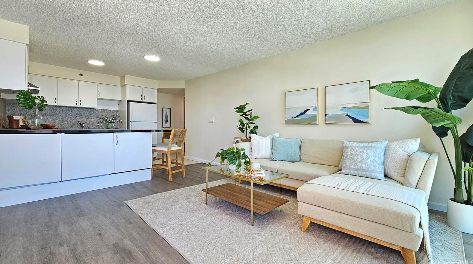 801 King St, Honolulu HI  96817-4514 exterior