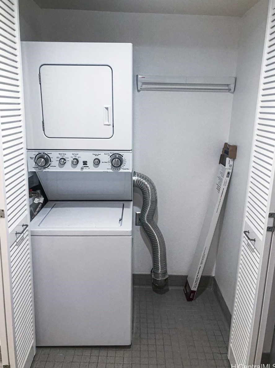 545 Queen St, Honolulu HI 96813-5048 exterior