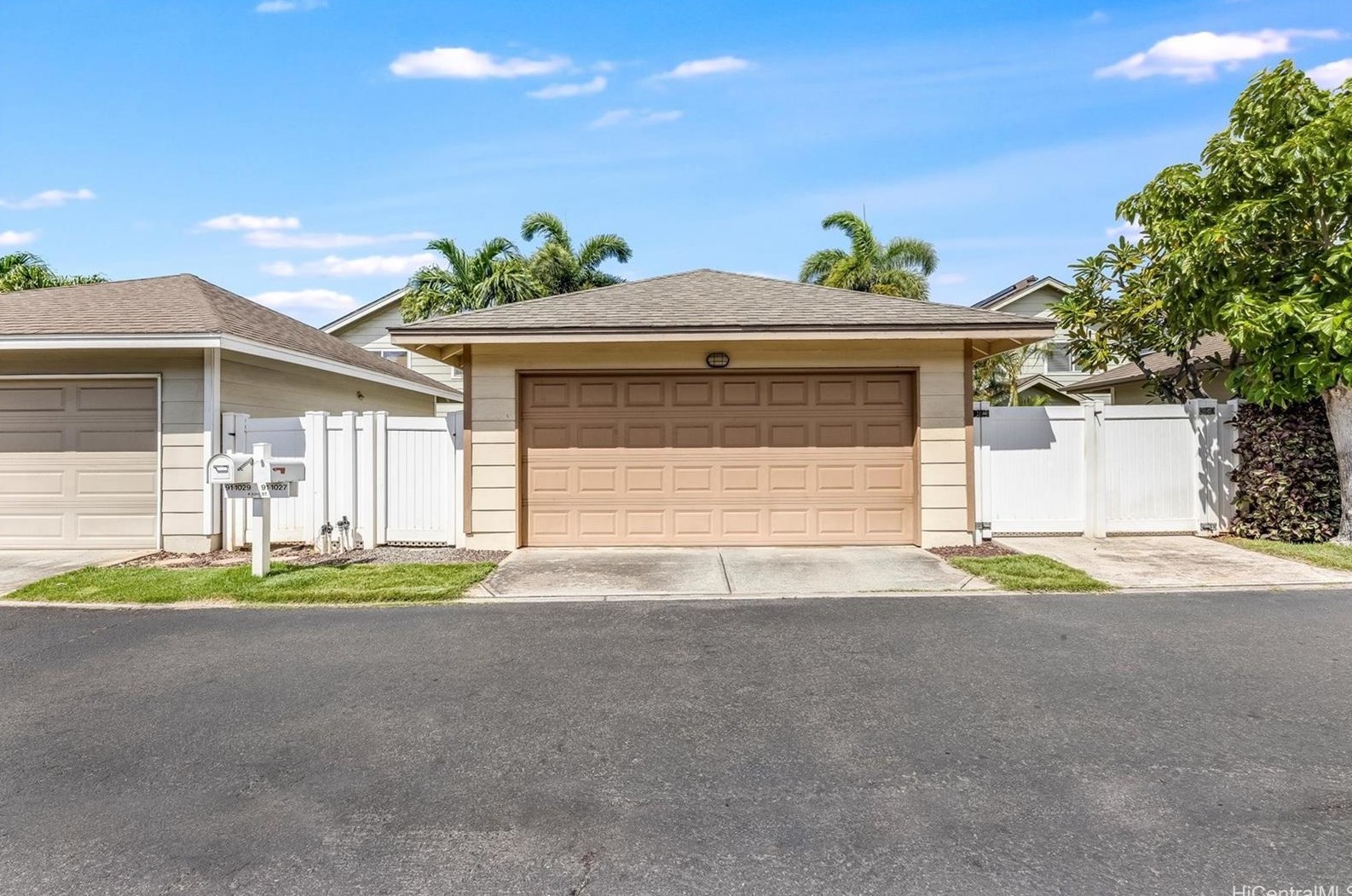 91-1027 Kaihi St, Ewa Beach HI  96706 exterior