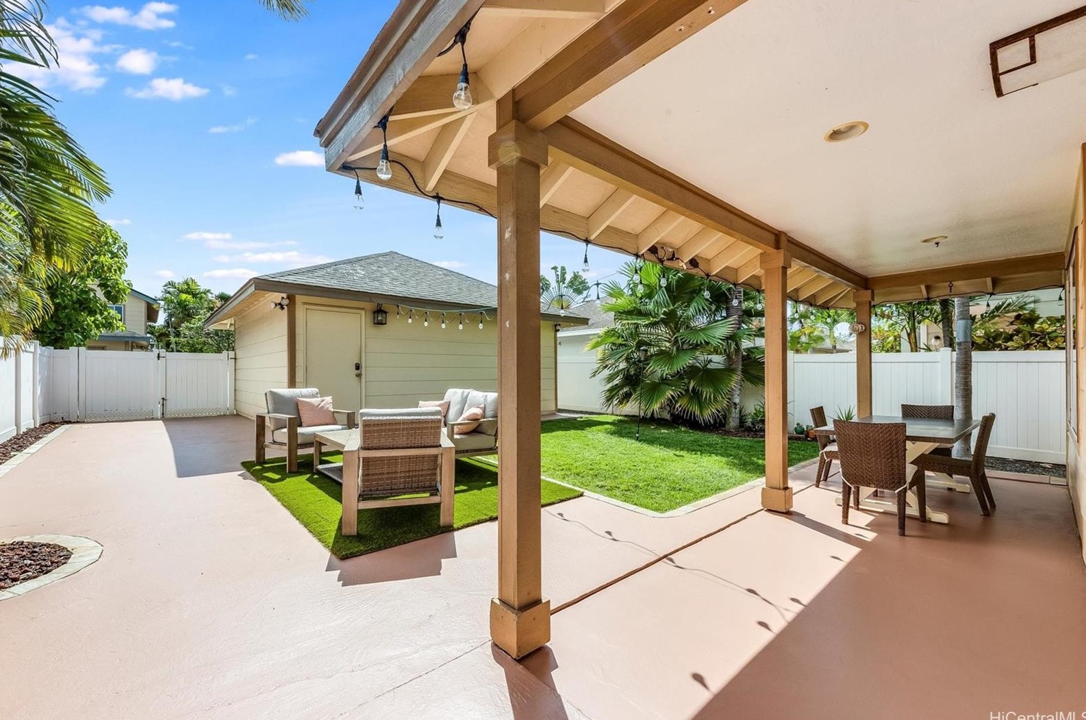 91-1027 Kaihi St, Ewa Beach HI  96706 exterior