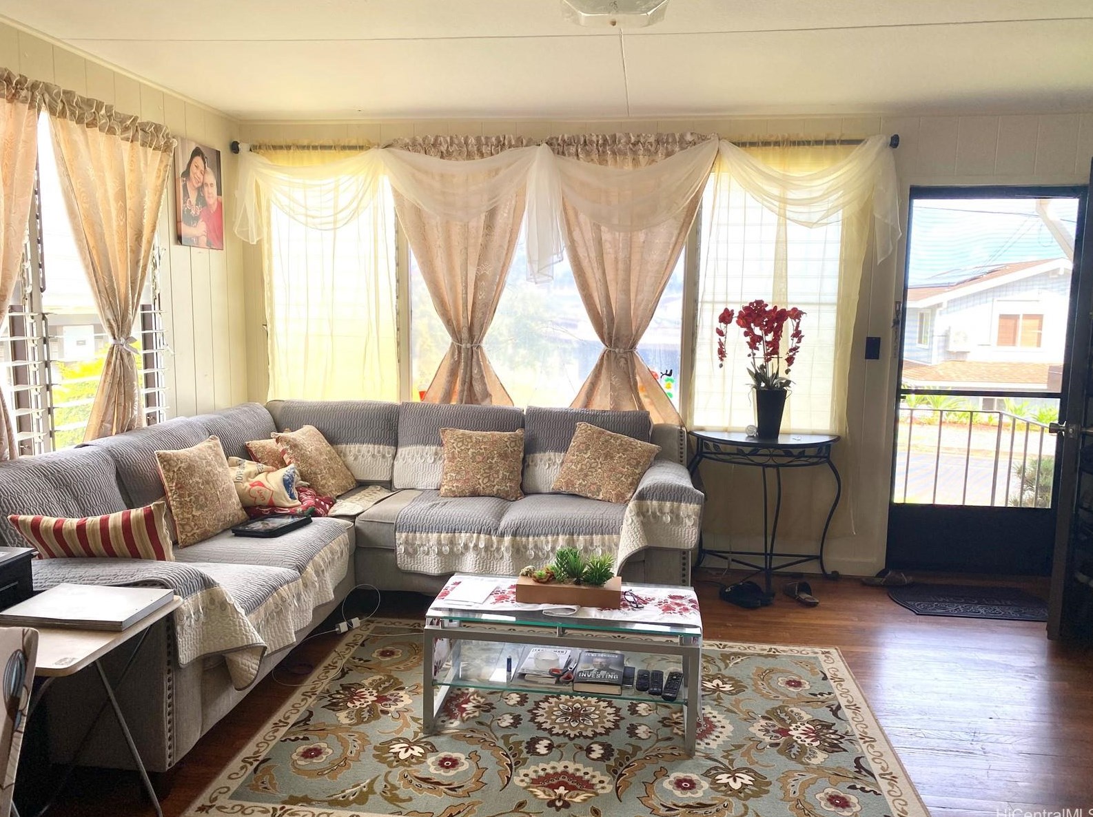 1632 Kaleilani St, Pearl City, HI 96782-2044