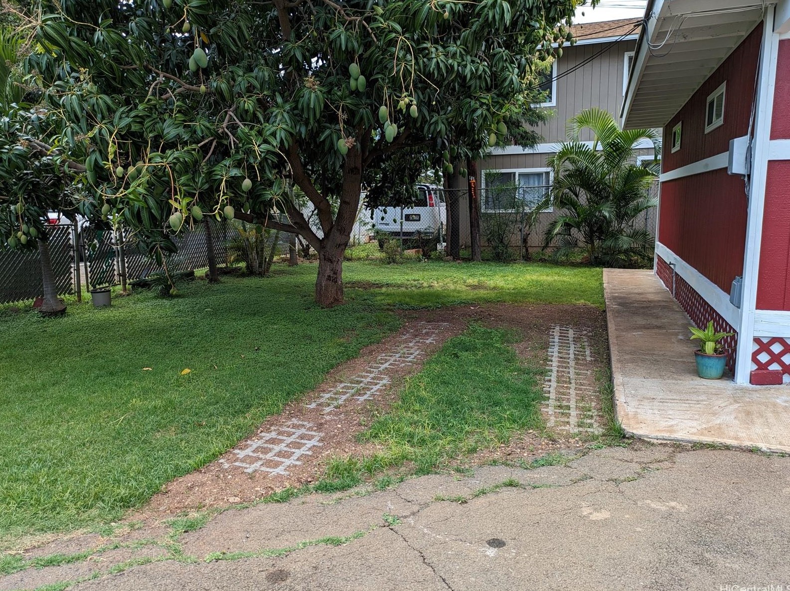 841064 Lahaina St, Nanakuli, HI 96792-1841