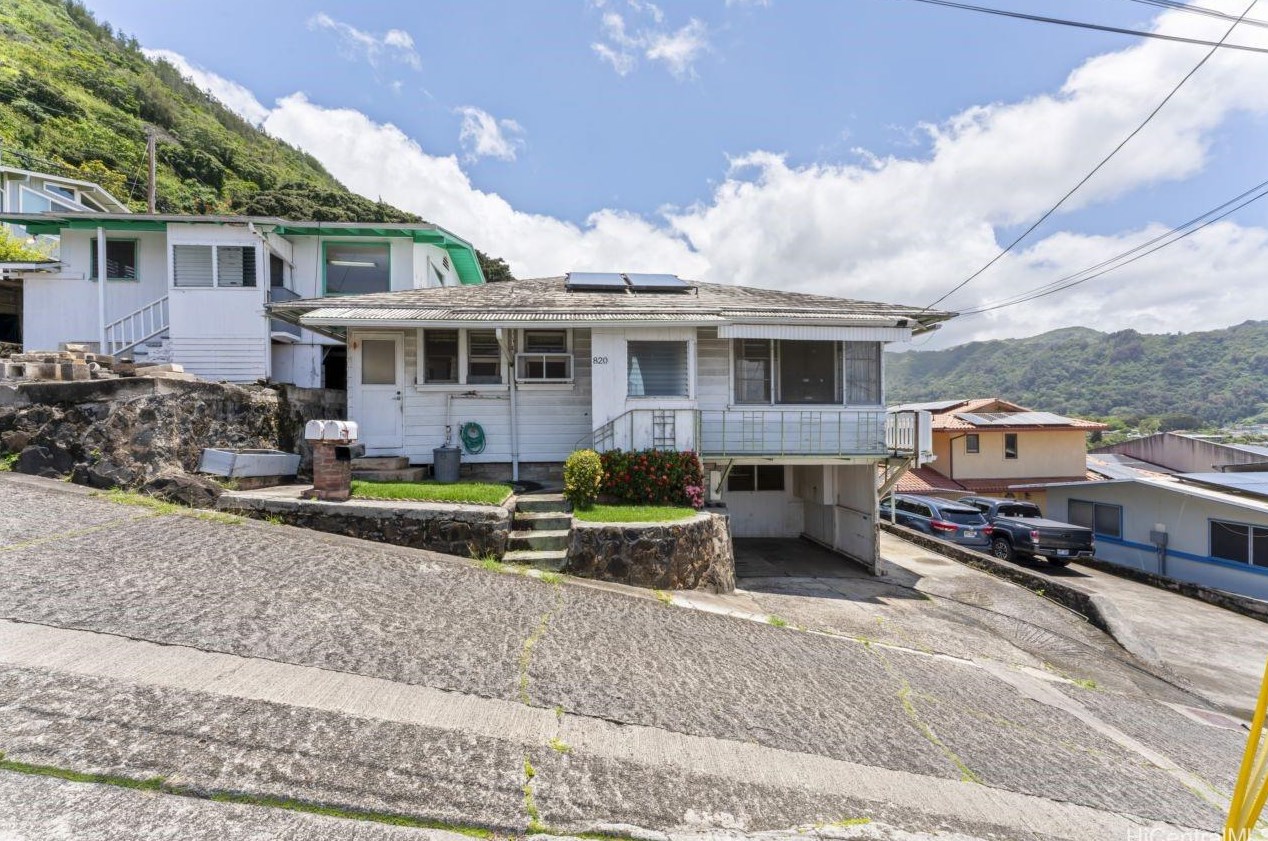 820 Puunani Pl, Honolulu, HI 96817-7311