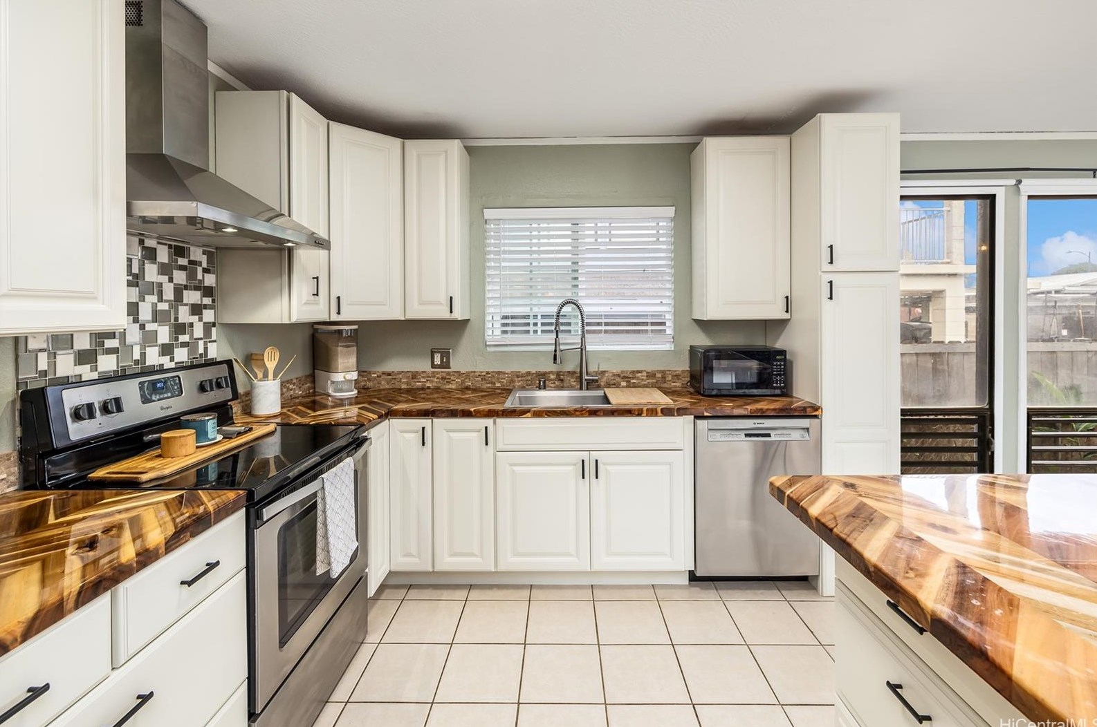 87-165 Manuliilii Pl, Nanakuli, HI 96792