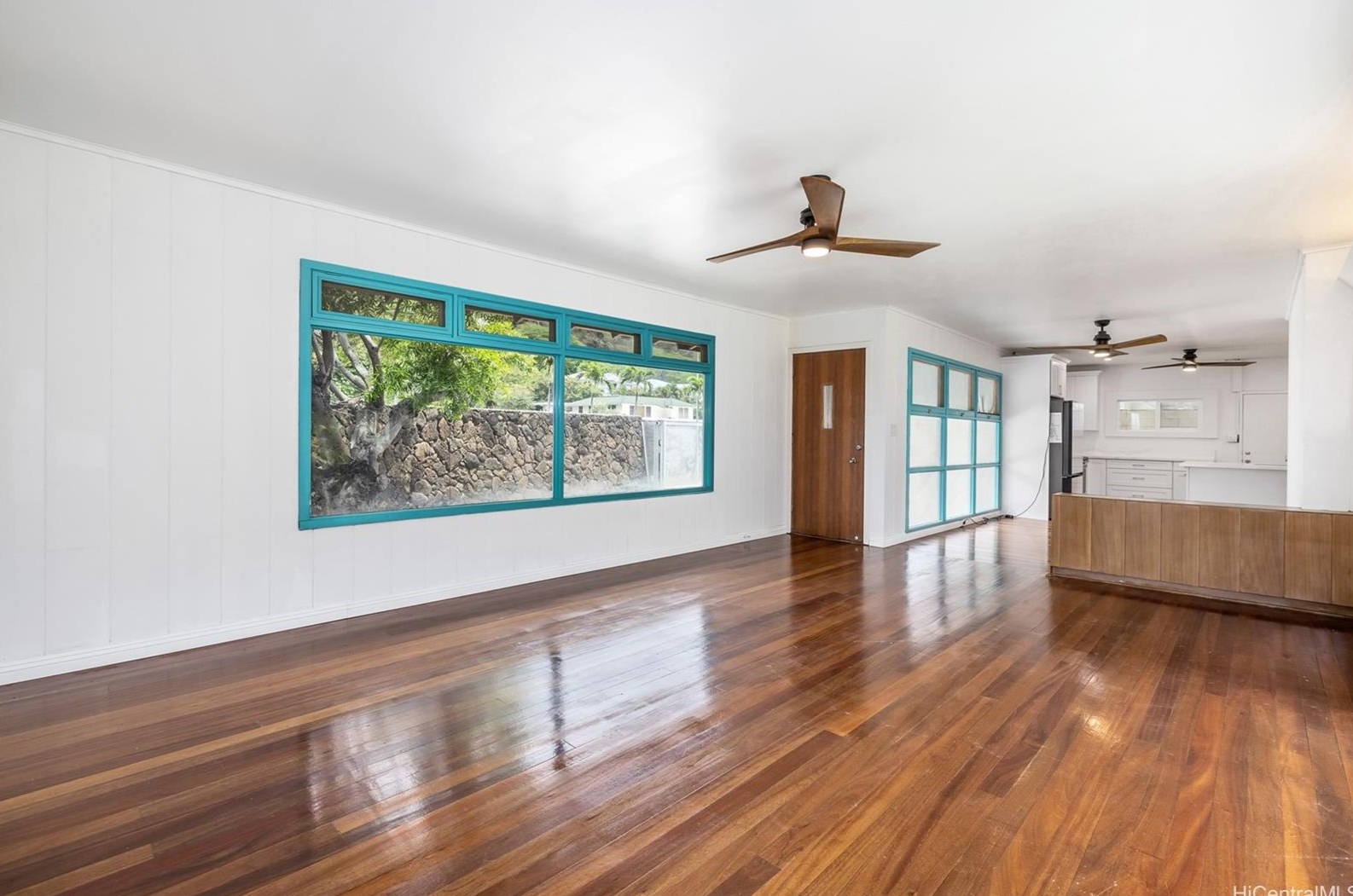 5881 Kalanianaole Hwy, Honolulu HI  96821-2331 exterior