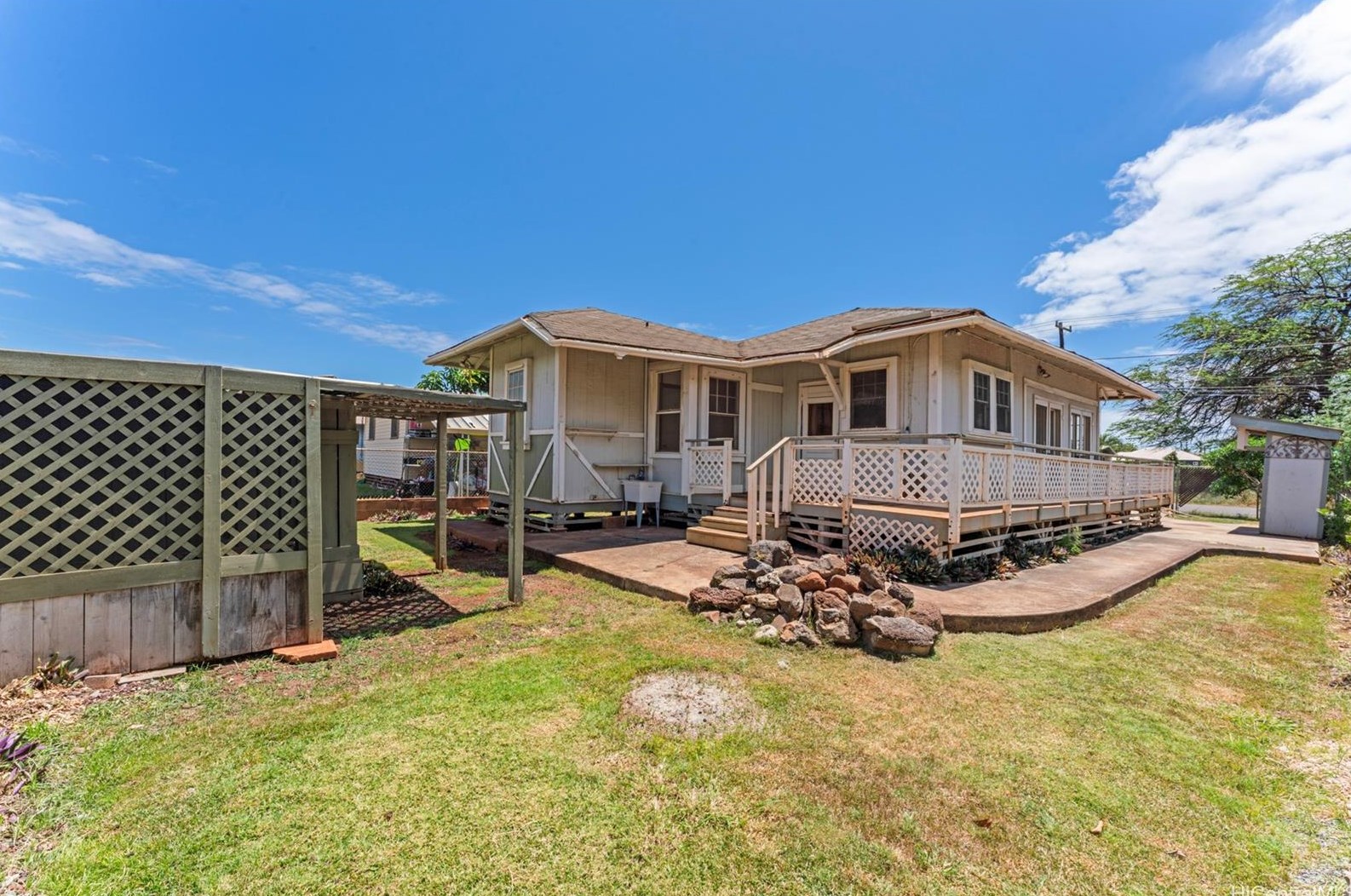 87-130 Kulaaupuni St, Nanakuli, HI 96792