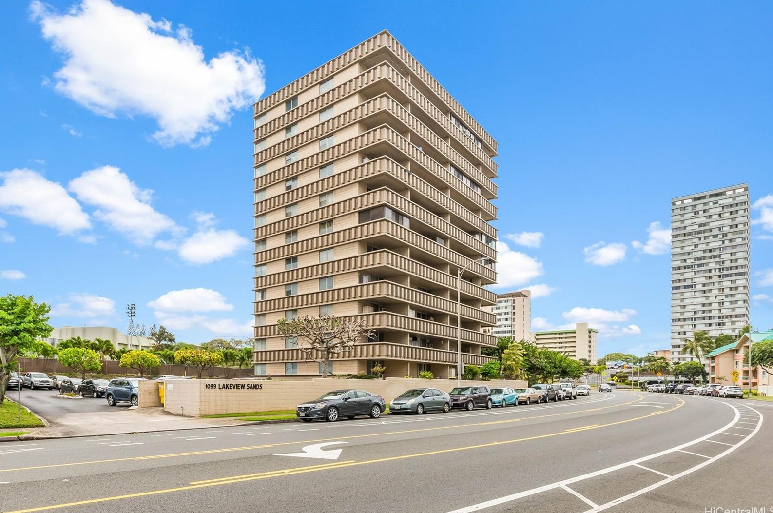 1099 Ala Napunani St, Honolulu HI  96818-1760 exterior