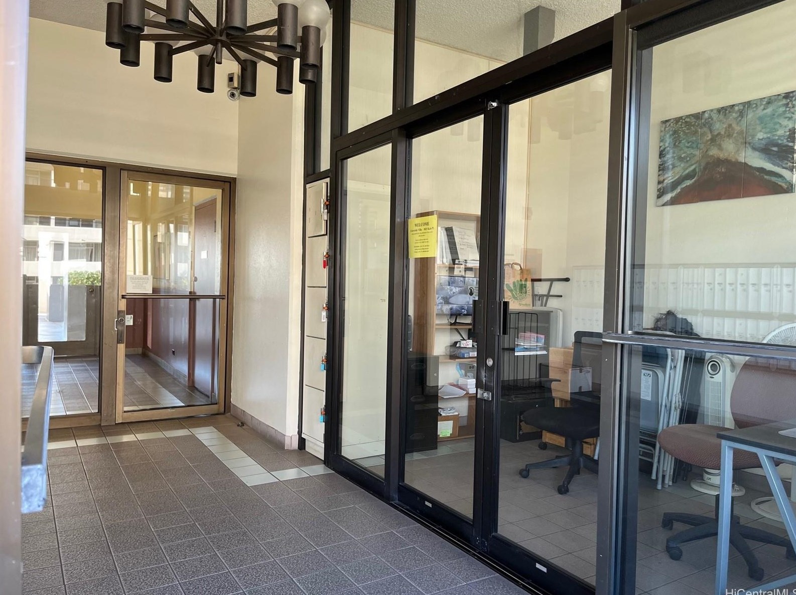 1025 Kalo Pl, Honolulu HI  96826-1634 exterior