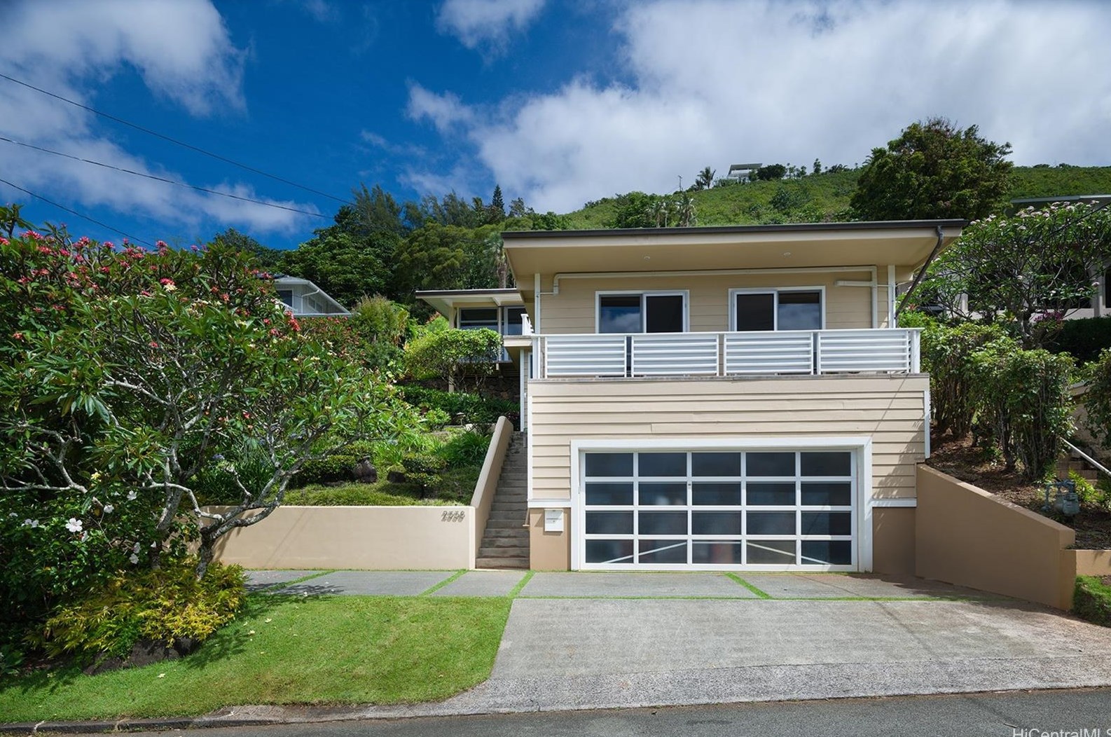 2338 Sonoma St, Honolulu, HI 96822-1913