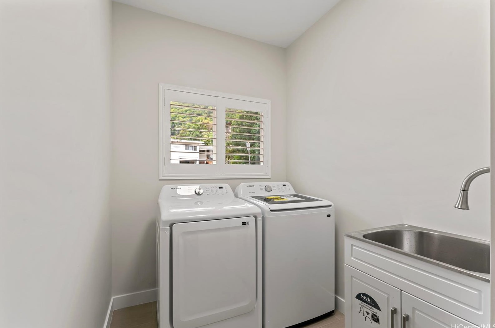 2345 Kipona Pl, Honolulu HI 96816-3412 exterior