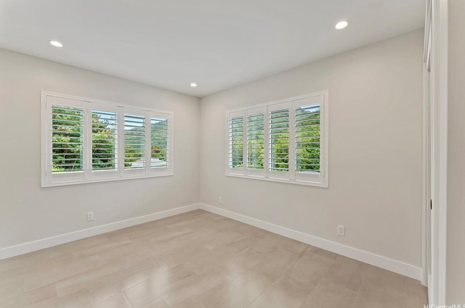 2345 Kipona Pl, Honolulu HI 96816-3412 exterior