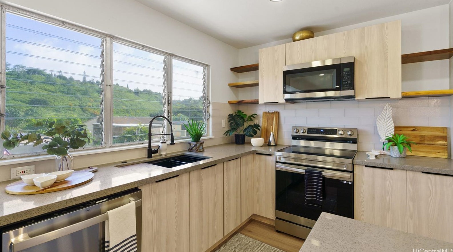 1791 Paailuna Way, Pearl City HI  exterior