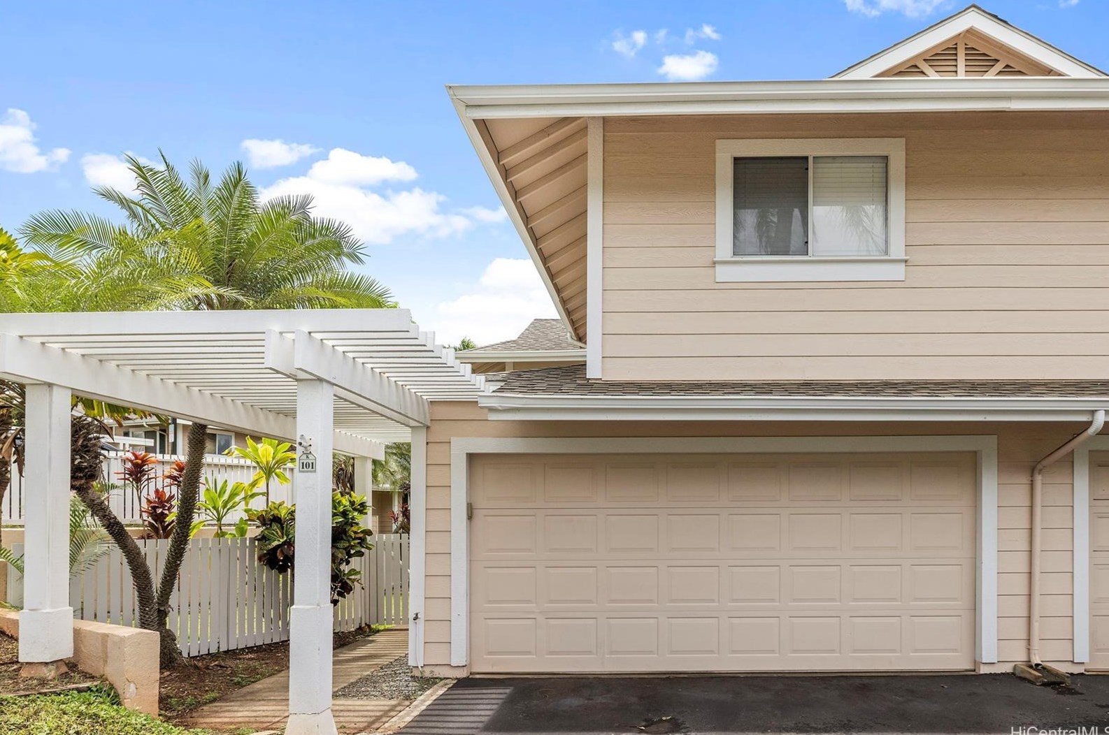 94-835 Lumiauau St #k101, Waipahu, HI 96797