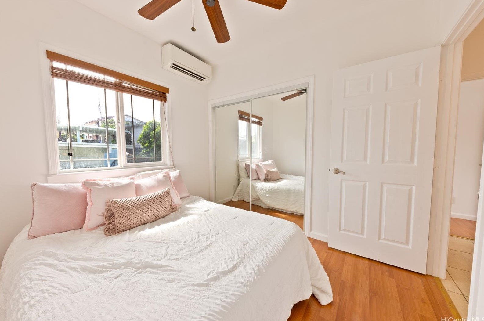 838 22nd Ave, Honolulu HI  96816-4522 exterior