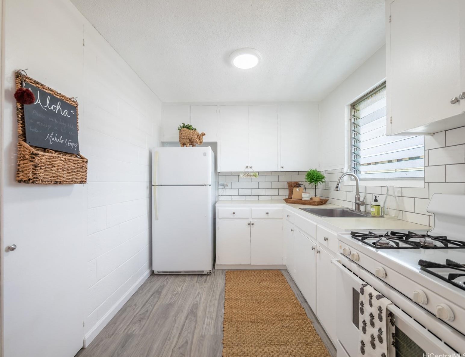 623 Mcneill St, Honolulu, HI 96817-4865