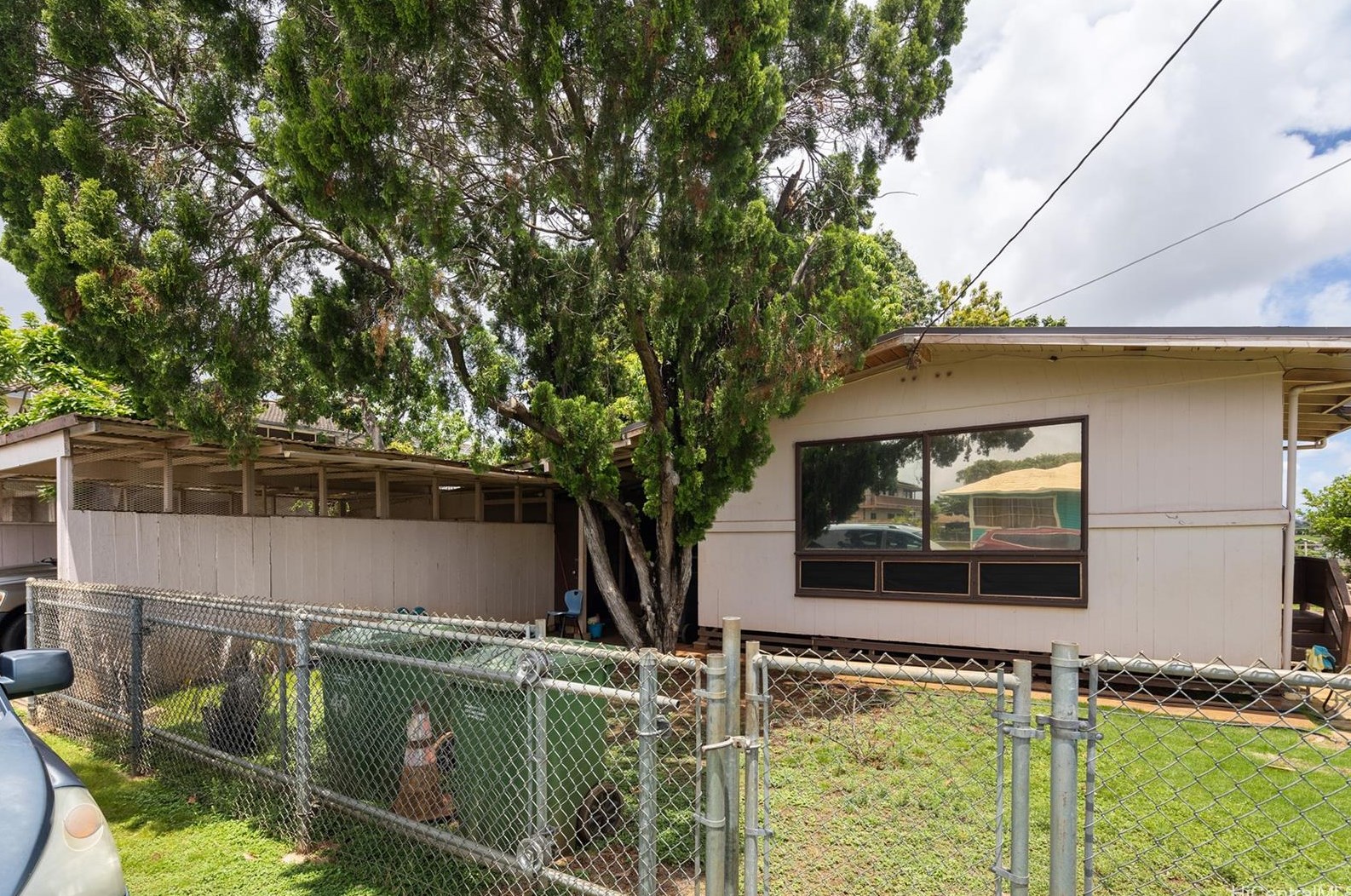 98-423 Kaamilo St, Aiea, HI 96701-4435