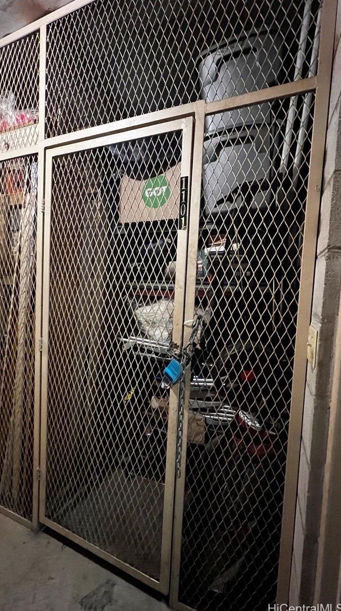 303 Liliuokalani Ave, Honolulu HI  96815-3549 exterior