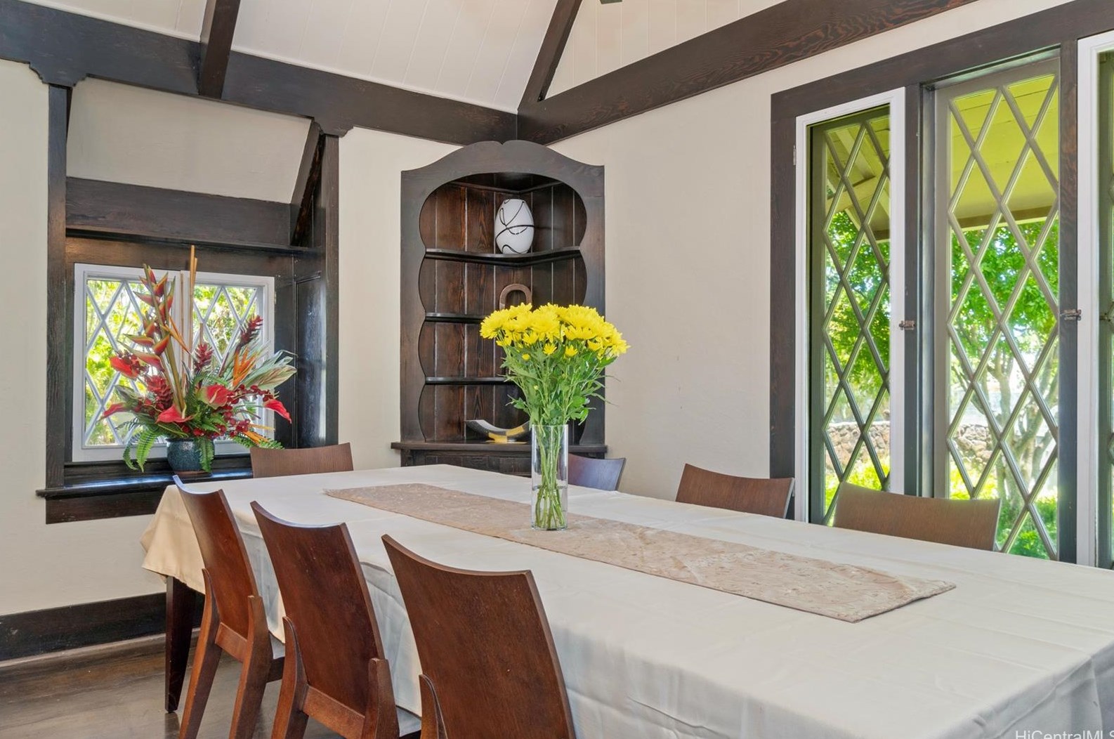 4584 Kahala Ave, Honolulu HI  96816-4950 exterior