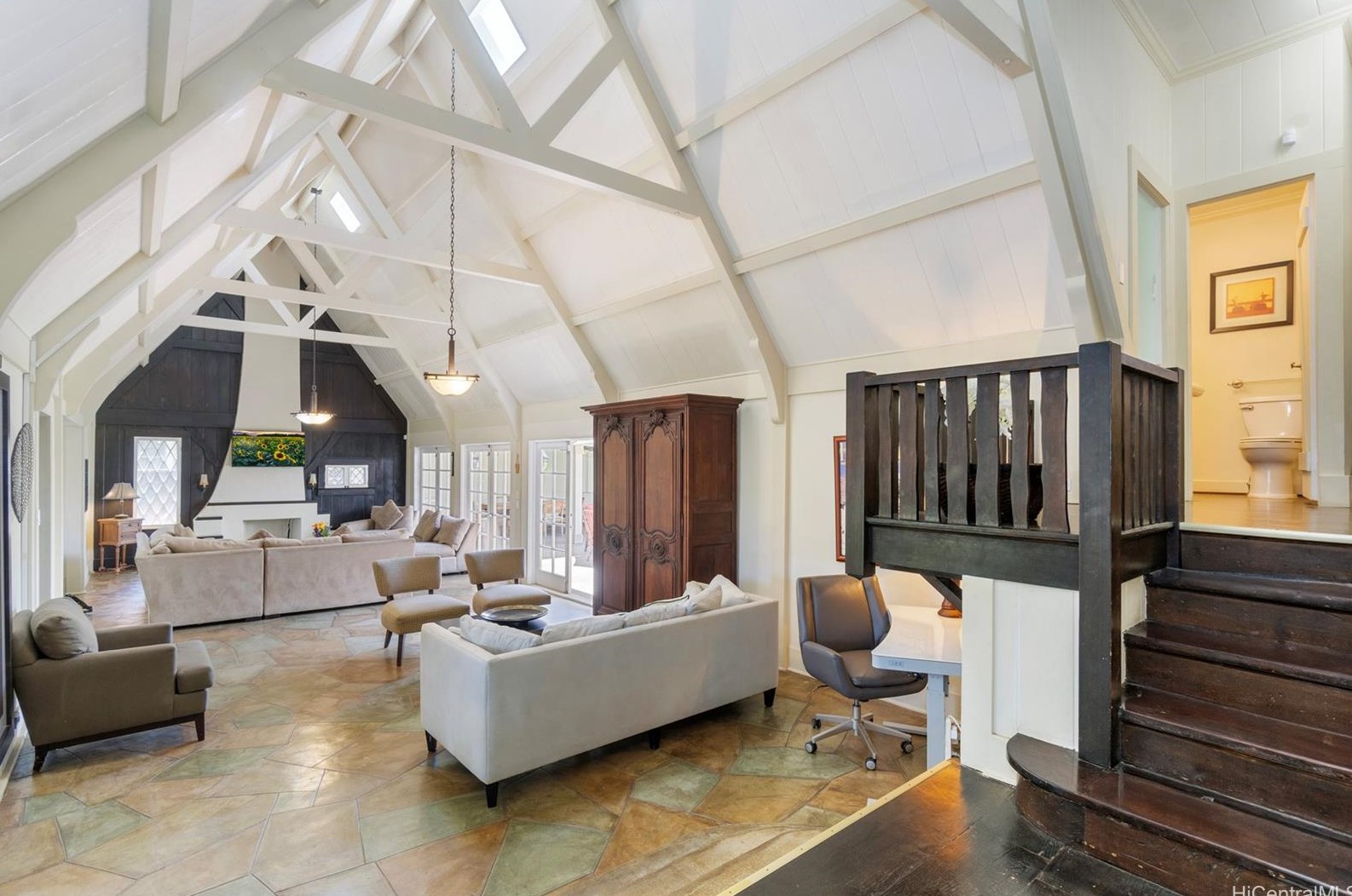 4584 Kahala Ave, Honolulu HI  96816-4950 exterior