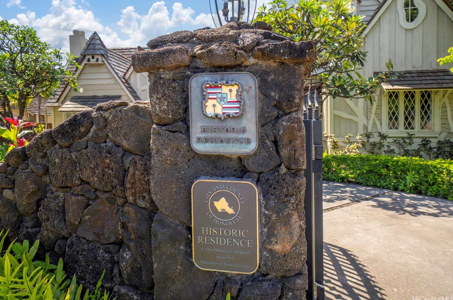 4584 Kahala Ave, Honolulu HI  96816-4950 exterior