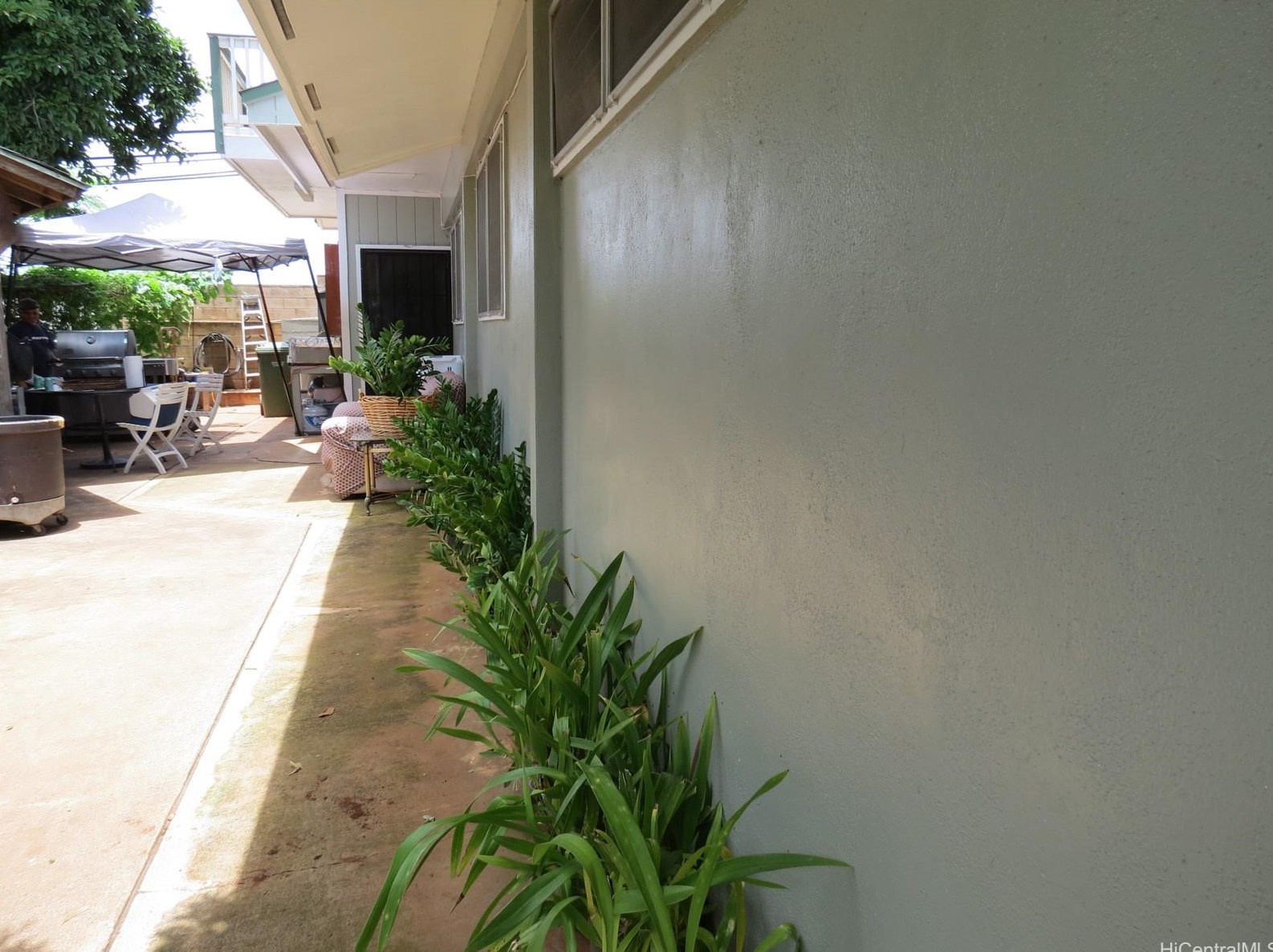 94472 Kipou St, Waipahu, HI 96797