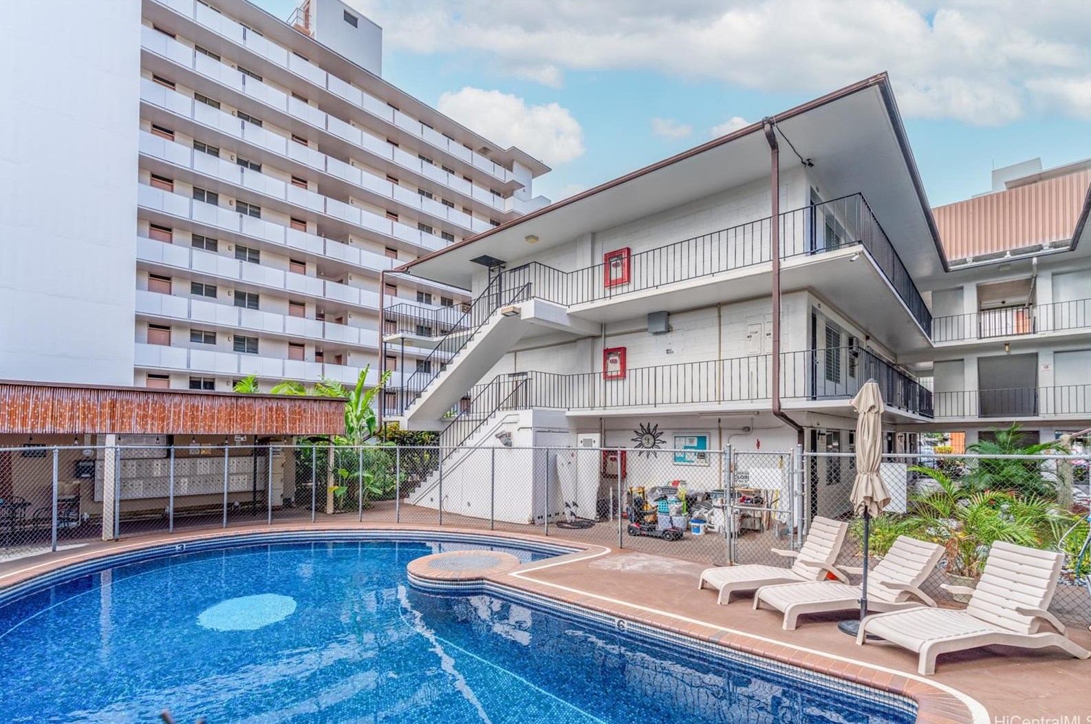 235 Liliuokalani Ave, Honolulu HI 96815-3500 exterior