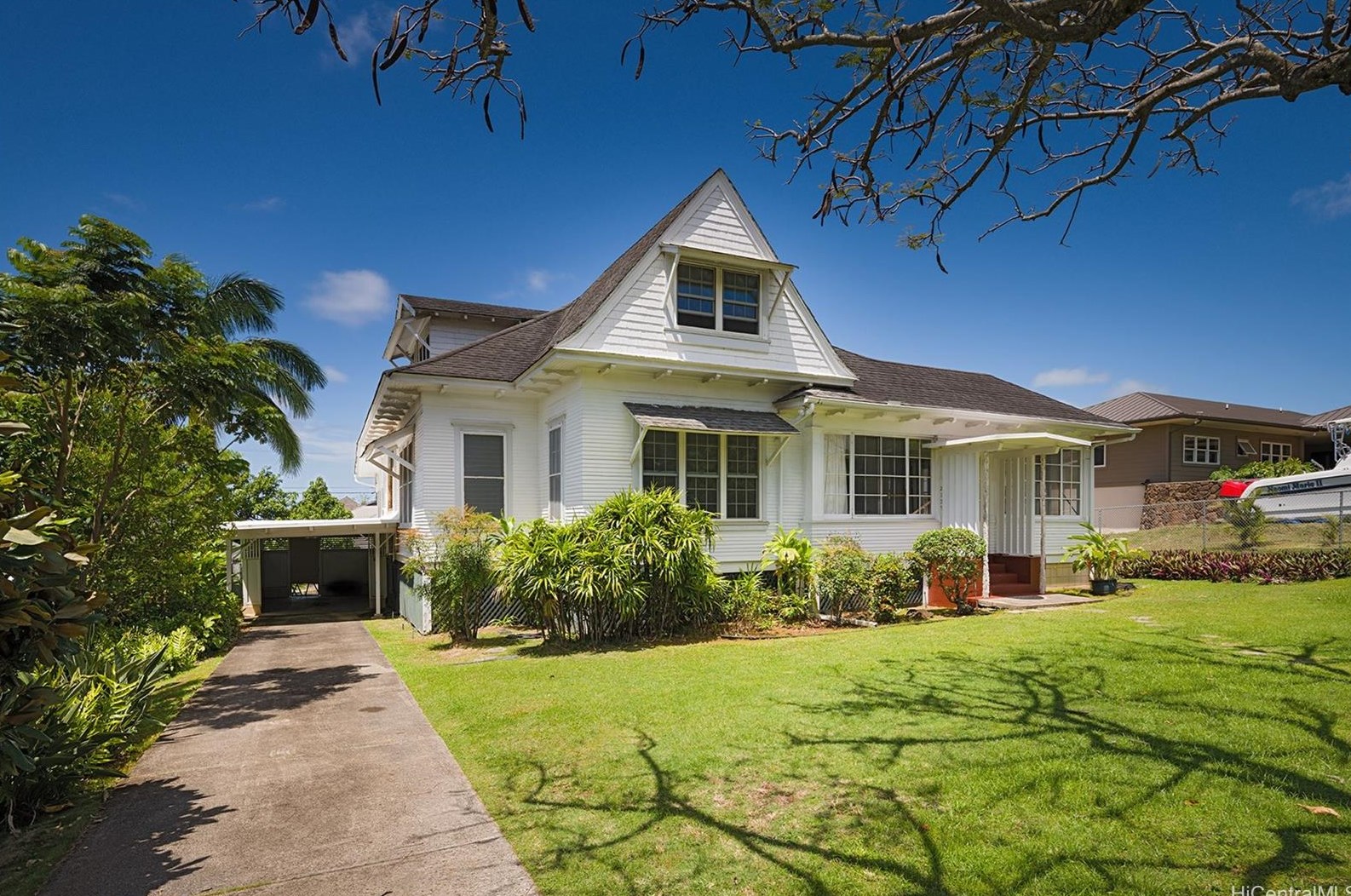 2139 Kamehameha Ave, Honolulu, HI 96822-2104