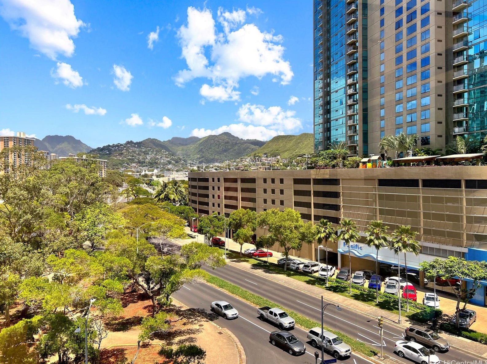 1188 Bishop St, Honolulu HI  96813-3301 exterior