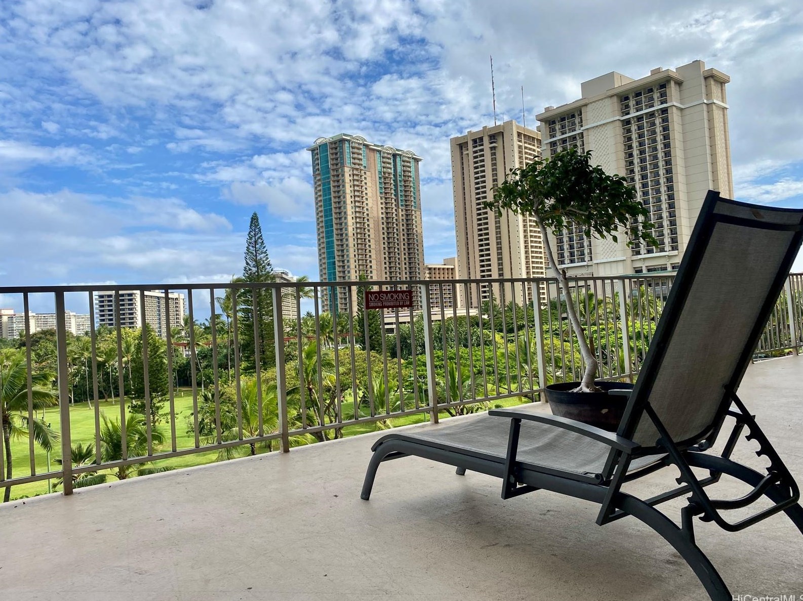 1920 Ala Moana Blvd, Honolulu HI  96815-1865 exterior