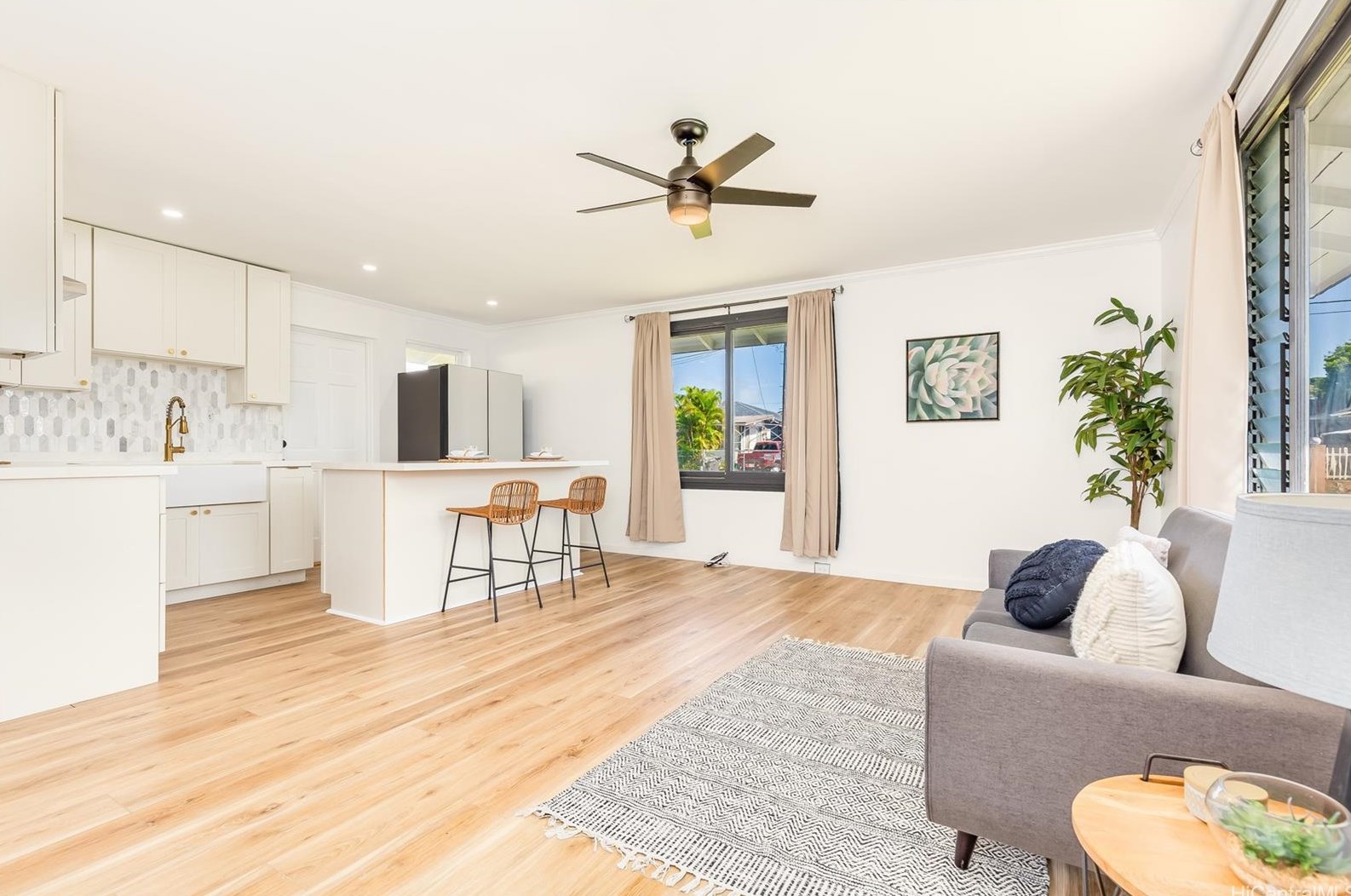 941 Peach St, Wahiawa, HI 96786