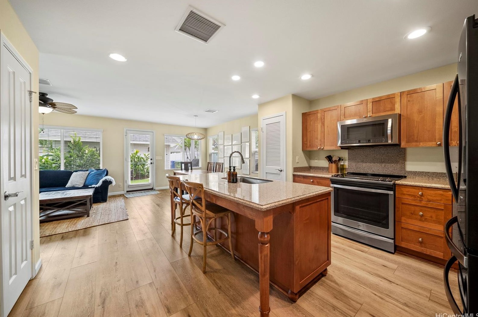 91-1286 Kaileolea Dr, Ewa Beach HI  96706-5033 exterior