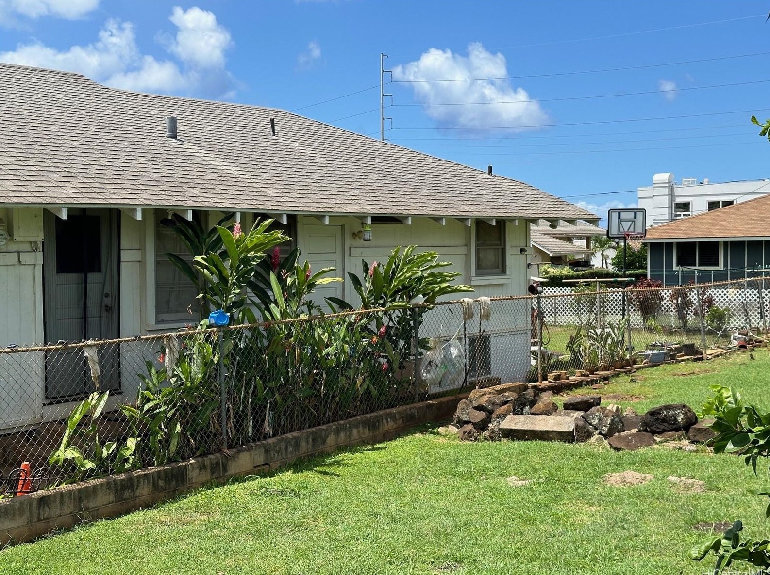 1433 Alani St, Honolulu, HI 96817-1919