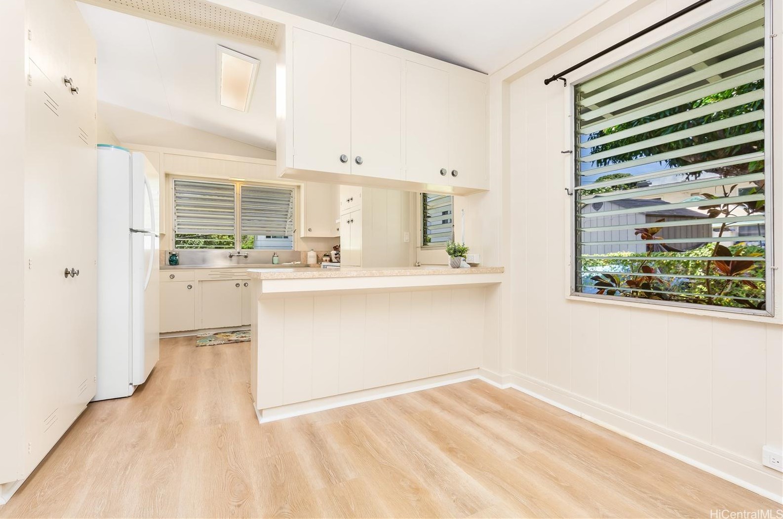 1305 Ainapua St, Honolulu HI  exterior