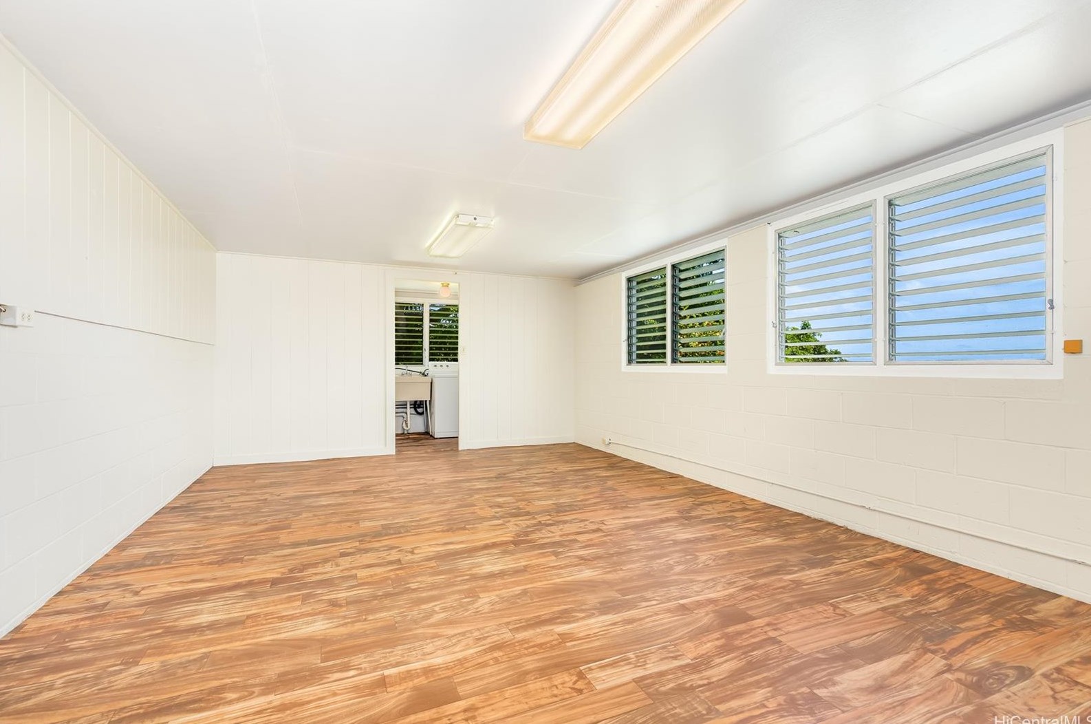 1305 Ainapua St, Honolulu HI  exterior