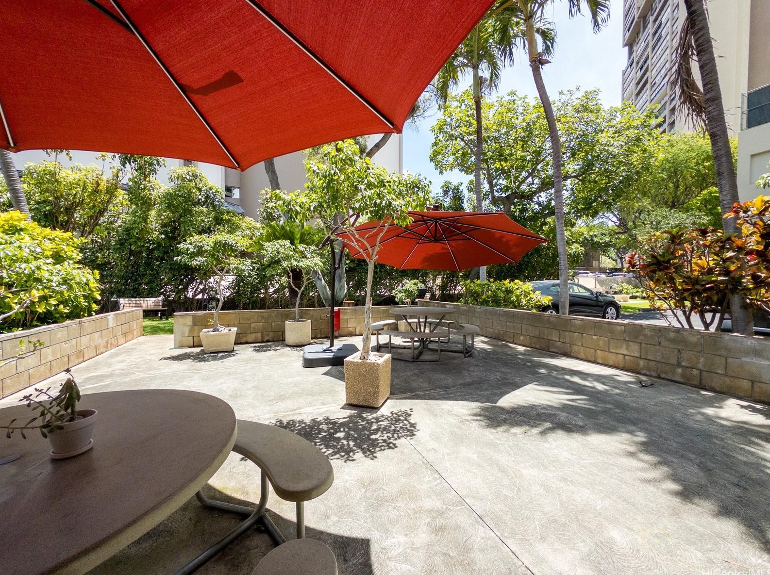 2525 Date St, Honolulu HI  96826-5437 exterior