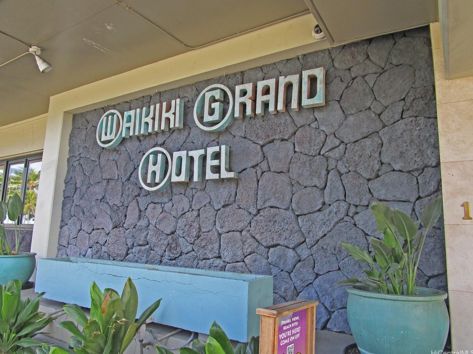 134 Kapahulu Ave, Honolulu HI  96815-4098 exterior