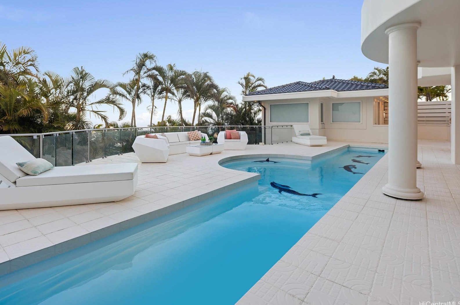 875 Ikena Cir, Honolulu HI  96821-2552 exterior
