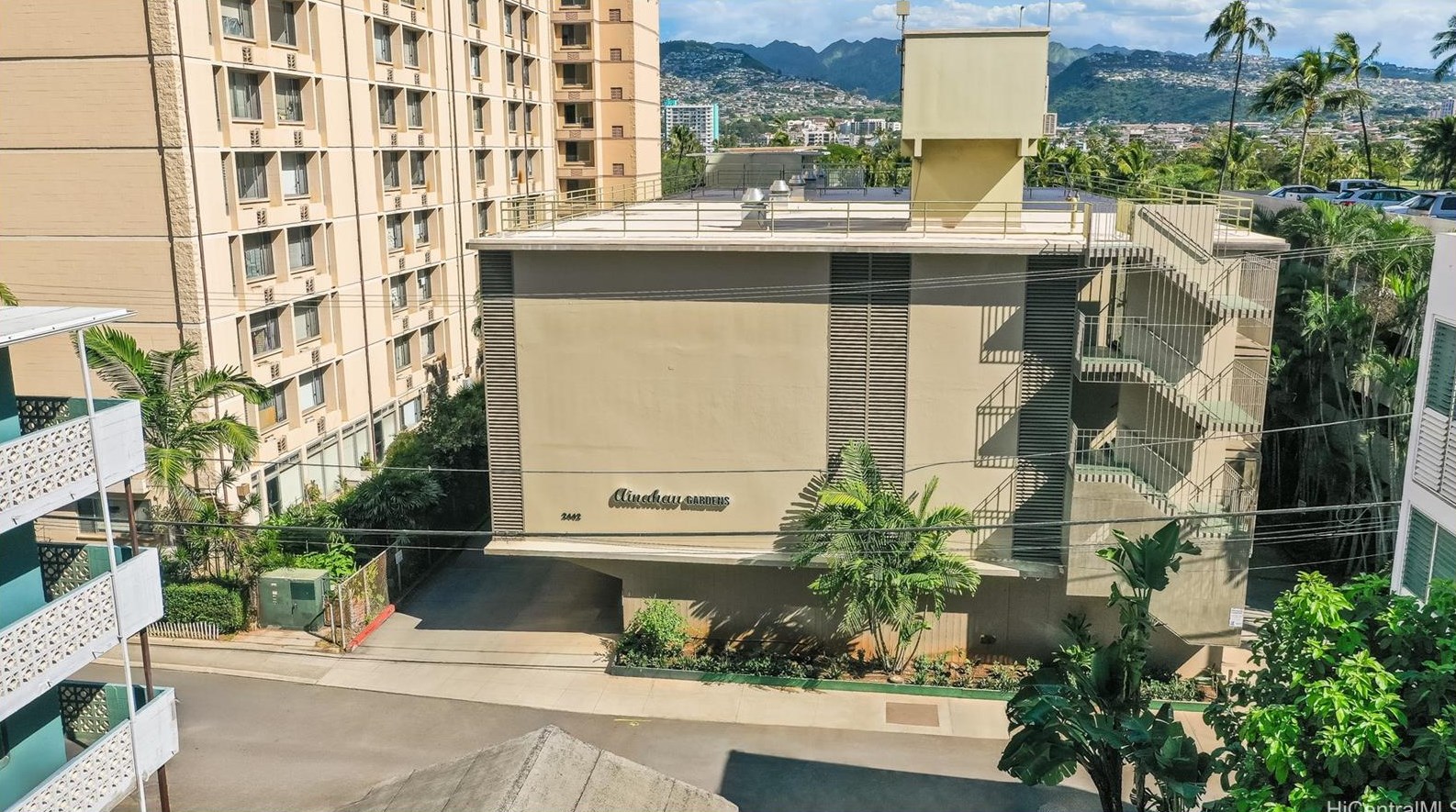 2442 Tusitala St, Honolulu HI  96815-3153 exterior