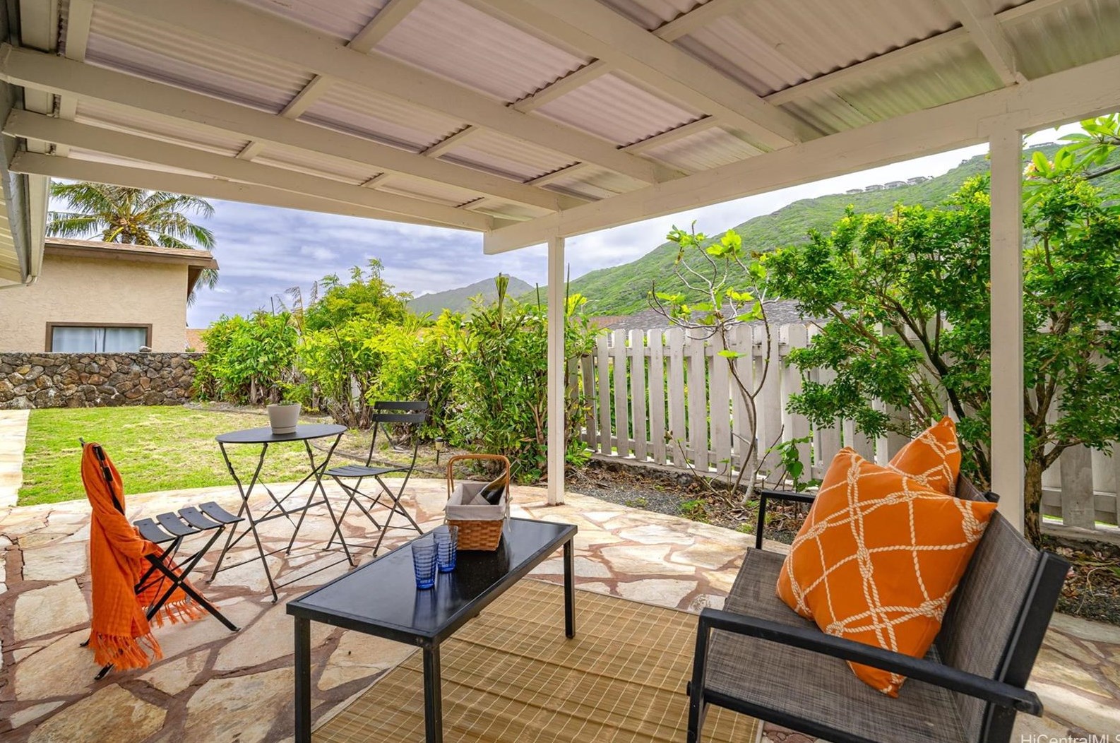 1360 Kaeleku St, Honolulu, HI 96825-3009