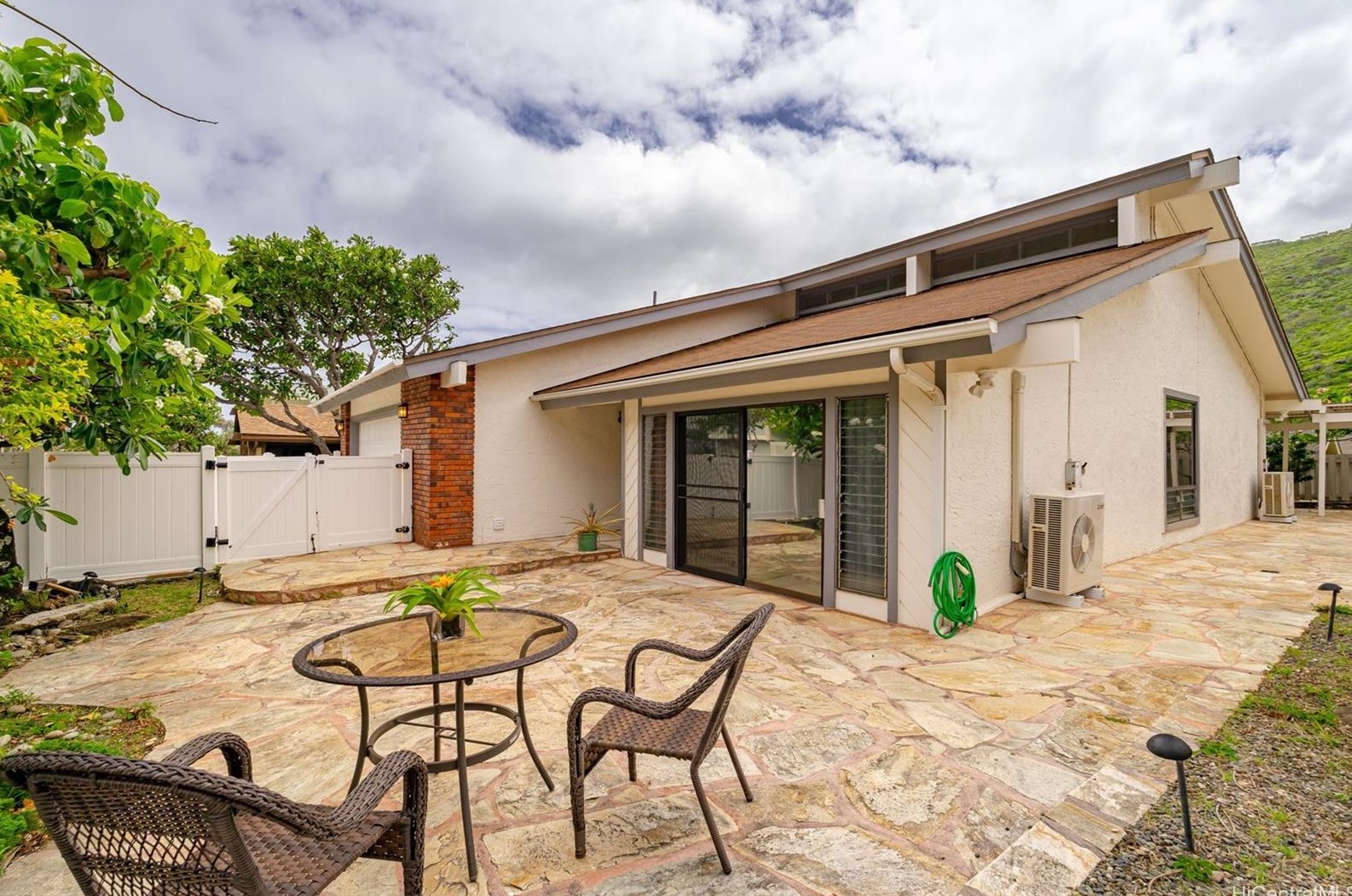 1360 Kaeleku St, Honolulu HI  96825-3009 exterior
