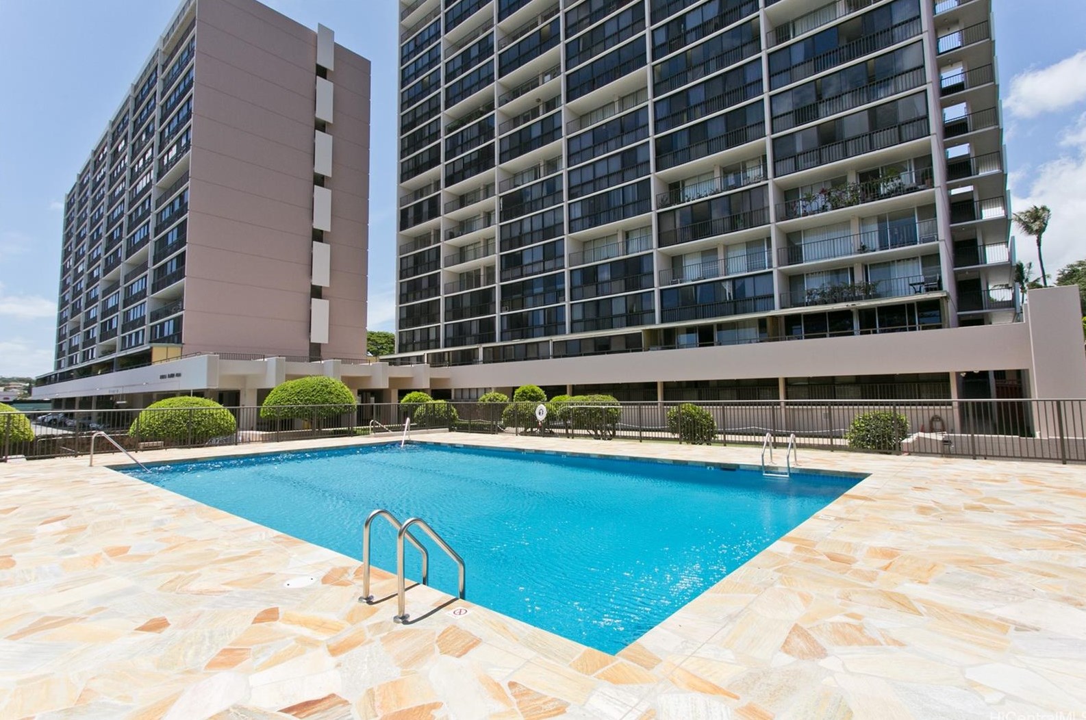 4300 Waialae Ave, Honolulu HI  96816-5735 exterior